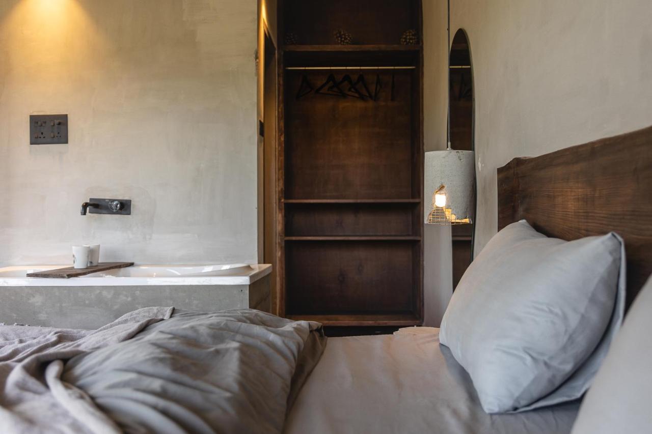 Ecstasy By Thhpsociety Bathtub Rooms Mukteshwar Luaran gambar