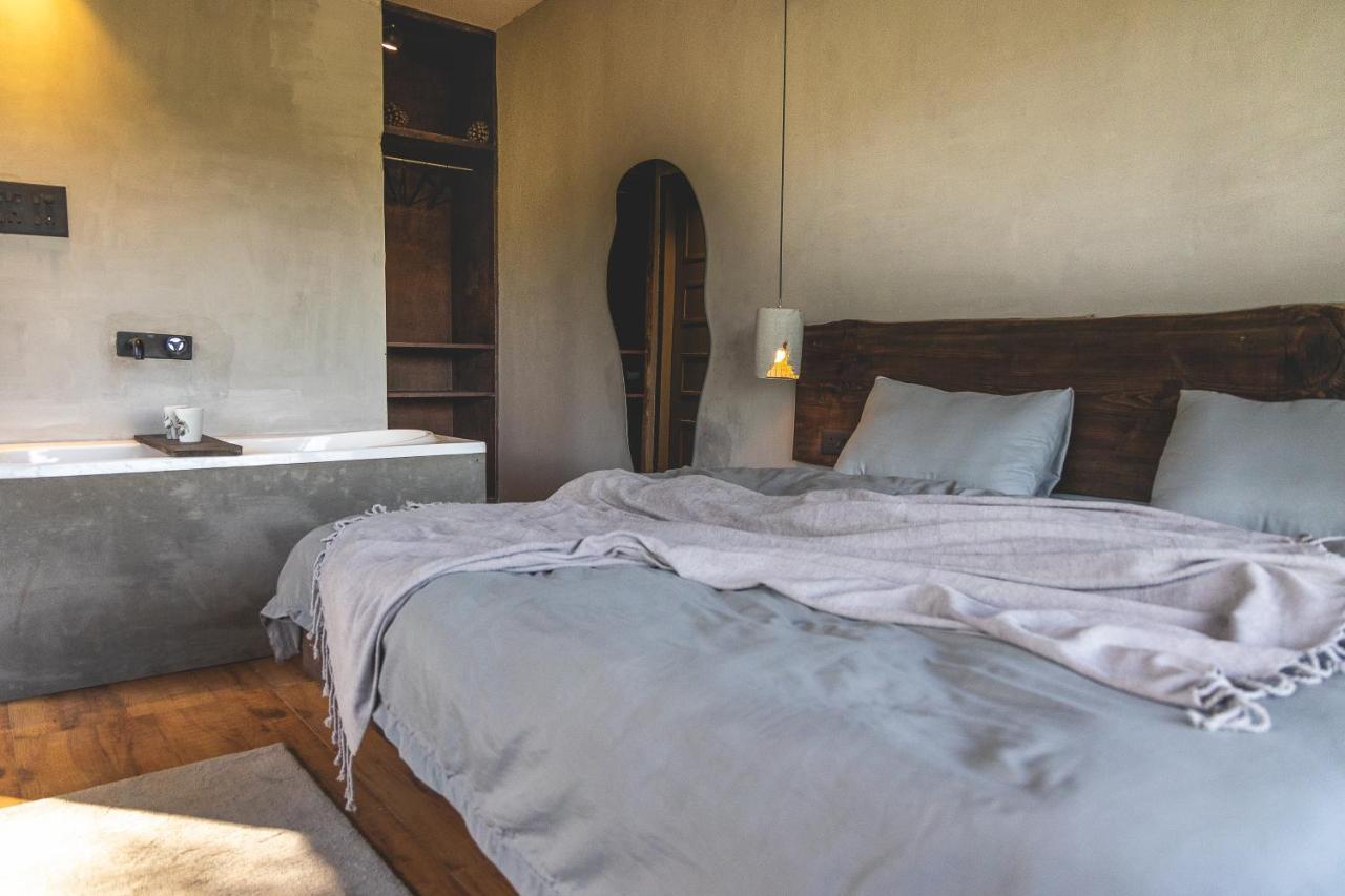 Ecstasy By Thhpsociety Bathtub Rooms Mukteshwar Luaran gambar