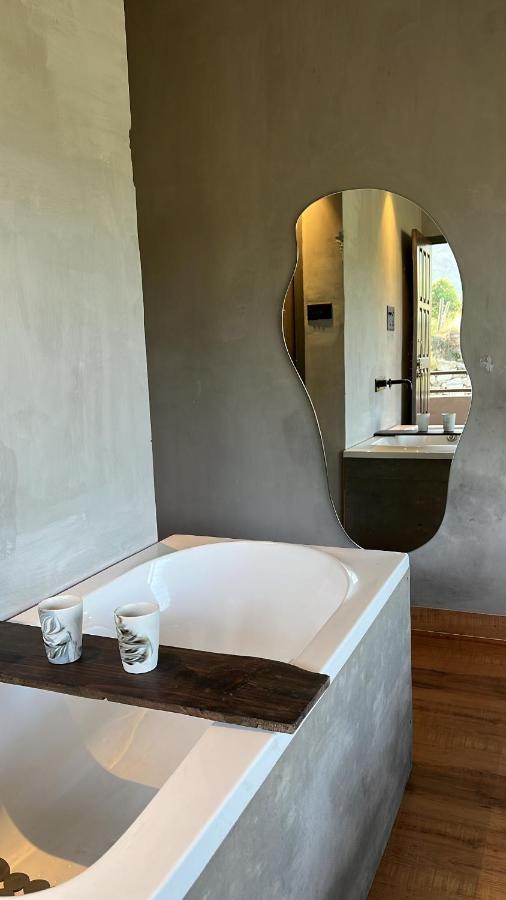 Ecstasy By Thhpsociety Bathtub Rooms Mukteshwar Luaran gambar
